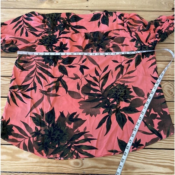 NEW Belle By Kim Gravel Safari Print Smocked Blouse Size 1X Women’s Coral - Picture 6 of 7